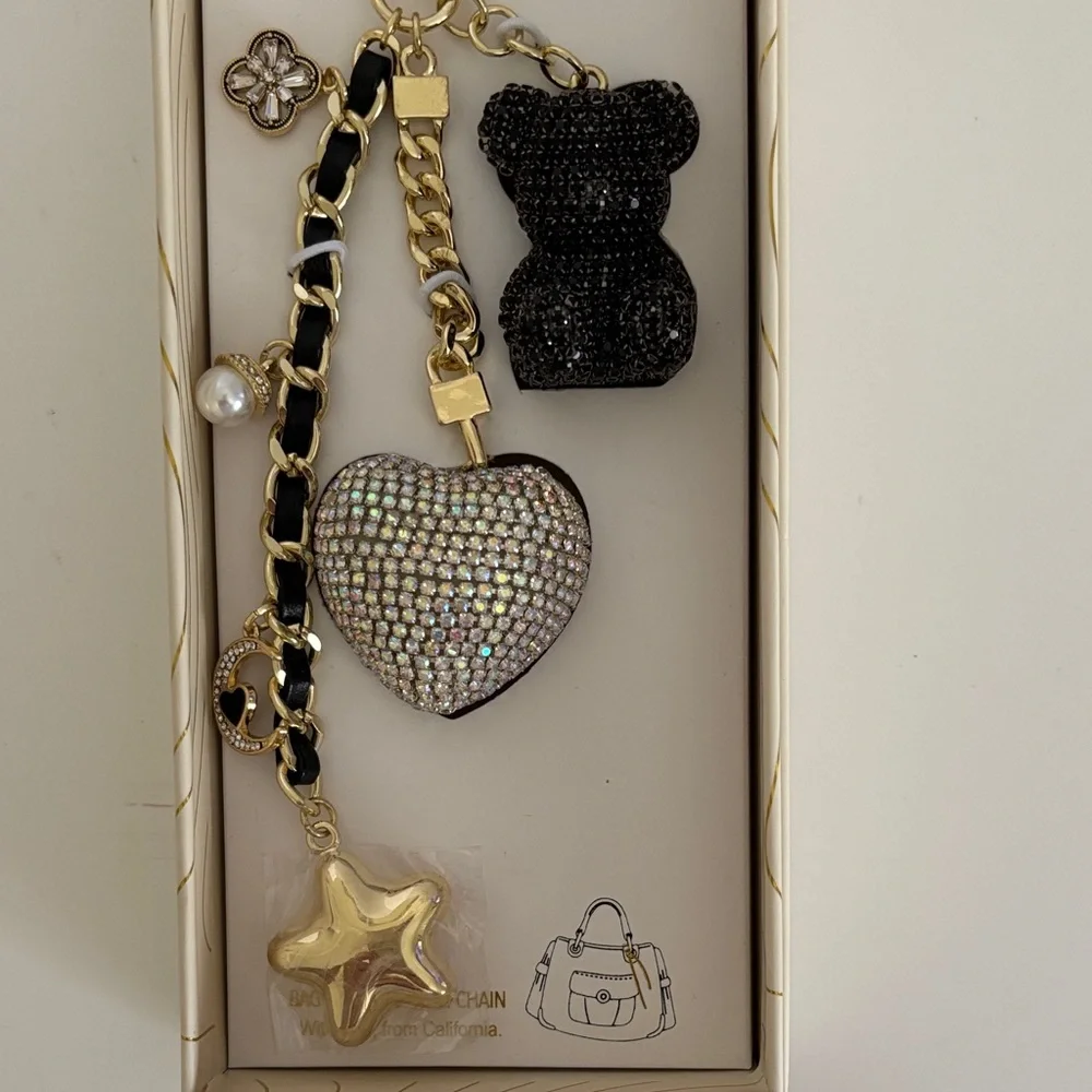 ☀️Eye Candy Black Bear and Silver heart bag charm - Picture 2 of 3